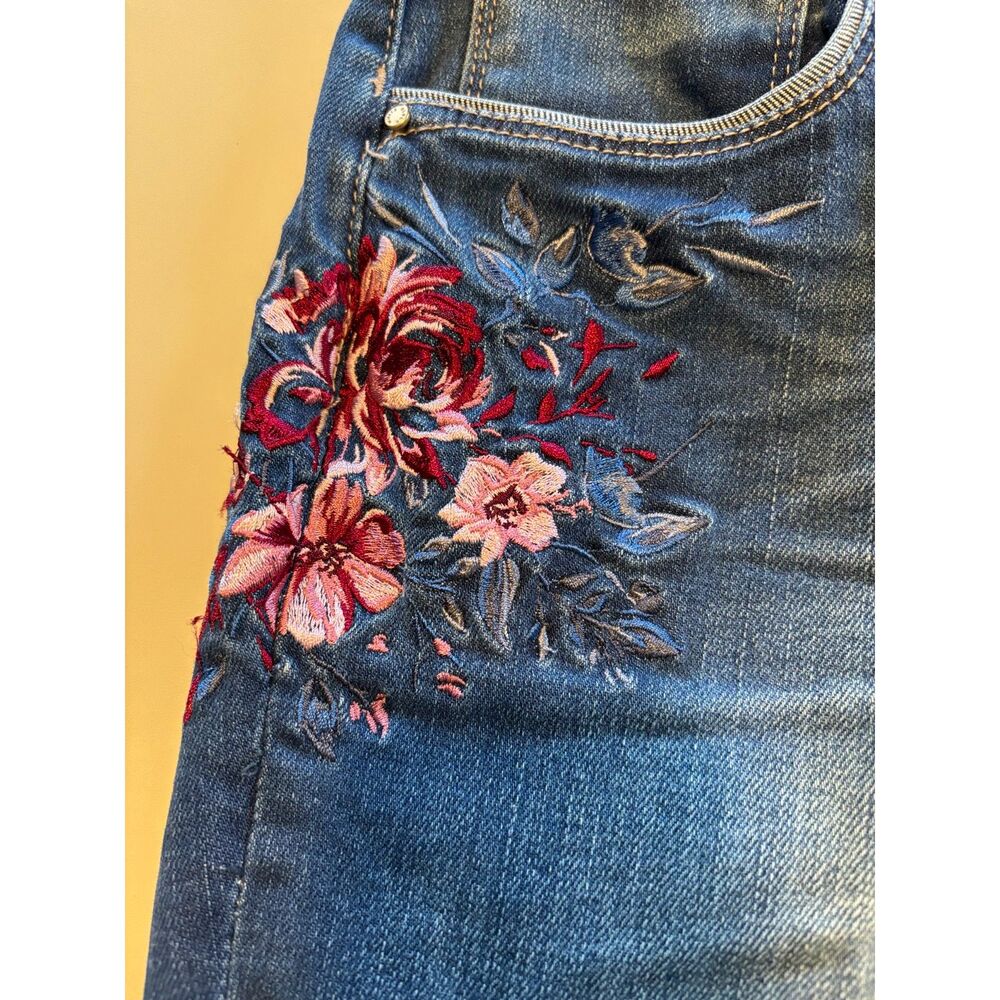 White House Black Market the Girlfriend Embroidered Flower Jeans Sz 0 - Picture 3 of 10